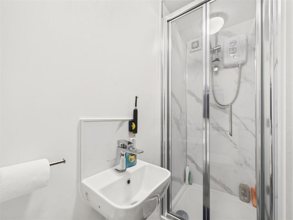 Additional image 8 of Flat 1, 2 Canal Bridge