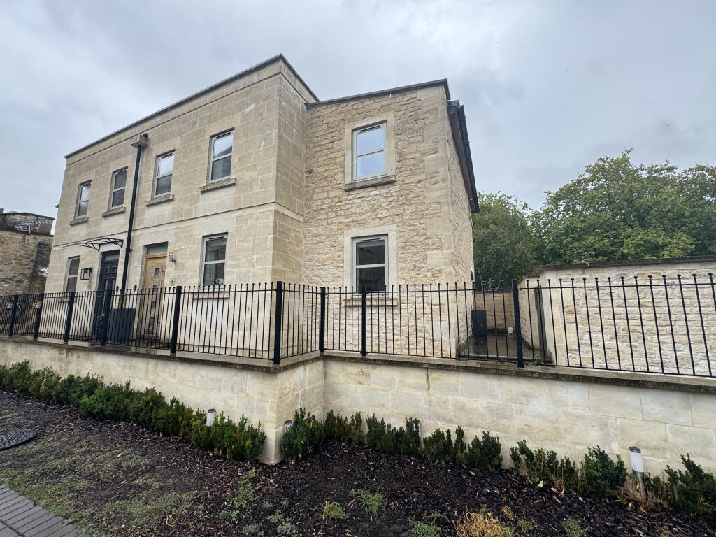 Additional image 2 of 4 York Mews, London Road, Bath, Somerset, BA1