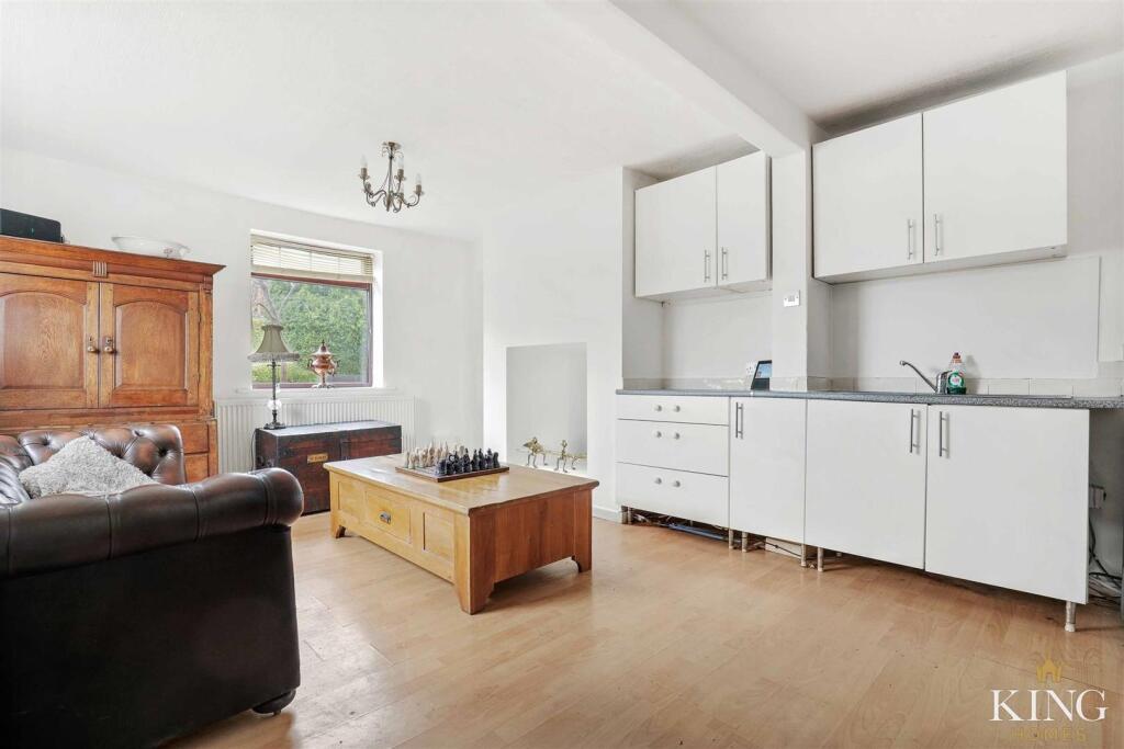 Additional image 4 of The Ridgeway, Astwood Bank