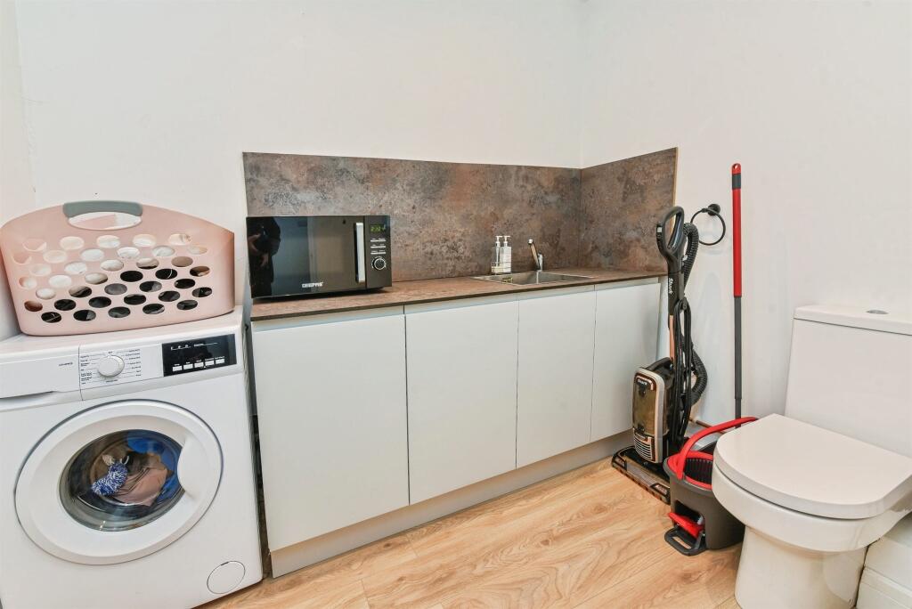 Additional image 4 of Langholm Avenue, Warminster