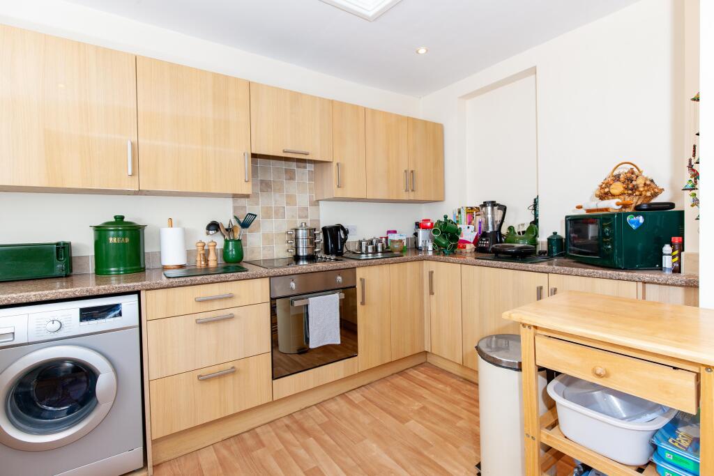 Additional image 5 of 11b Market Place, Warminster, BA12 9AY