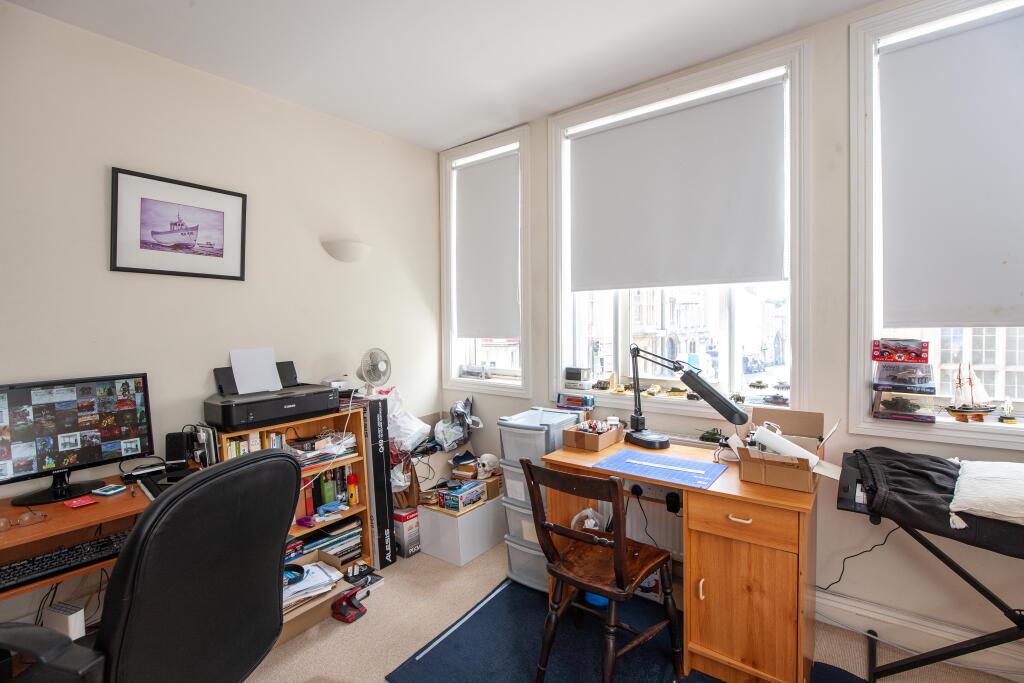 Additional image 5 of 11a Market Place, Warminster, BA12 9AY