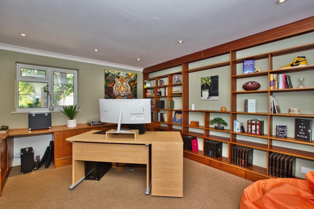 Additional image 15 of 21 Preston Road, Yeovil