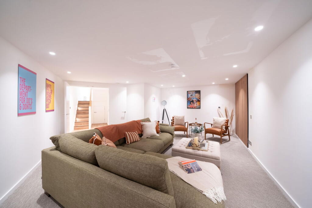 Additional image 7 of St James' Passage, Bath, BA1 1QS