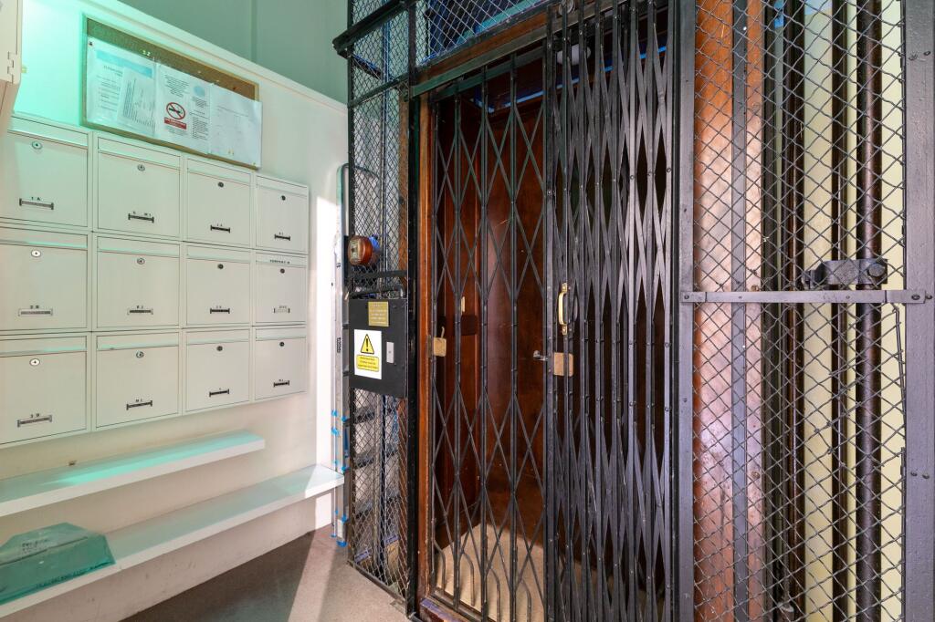 Additional image 15 of Royal Crescent, Bath, BA1