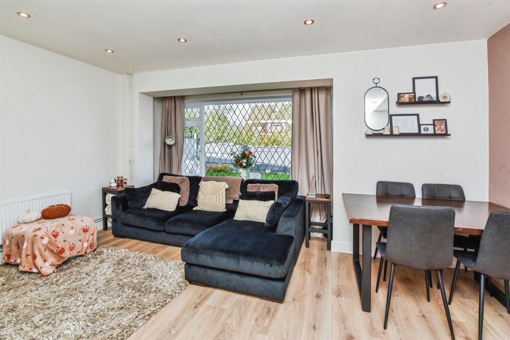 Additional image 9 of Langholm Avenue, Warminster