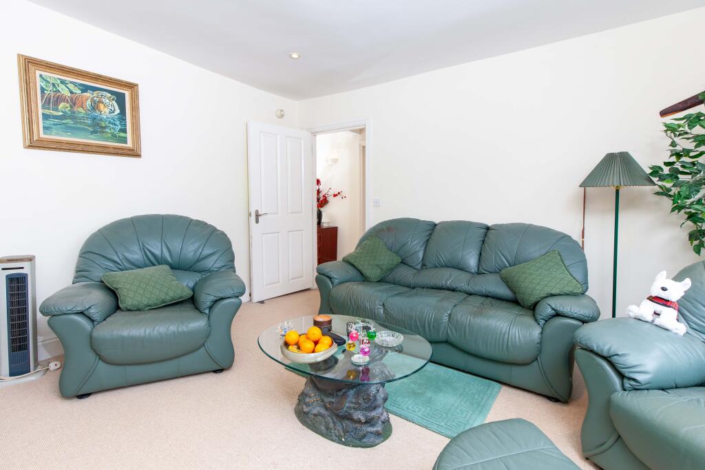 Additional image 4 of 11b Market Place, Warminster, BA12 9AY