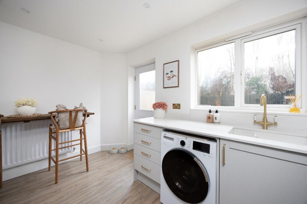 Additional image 8 of Cornbrash Rise, Paxcroft Mead