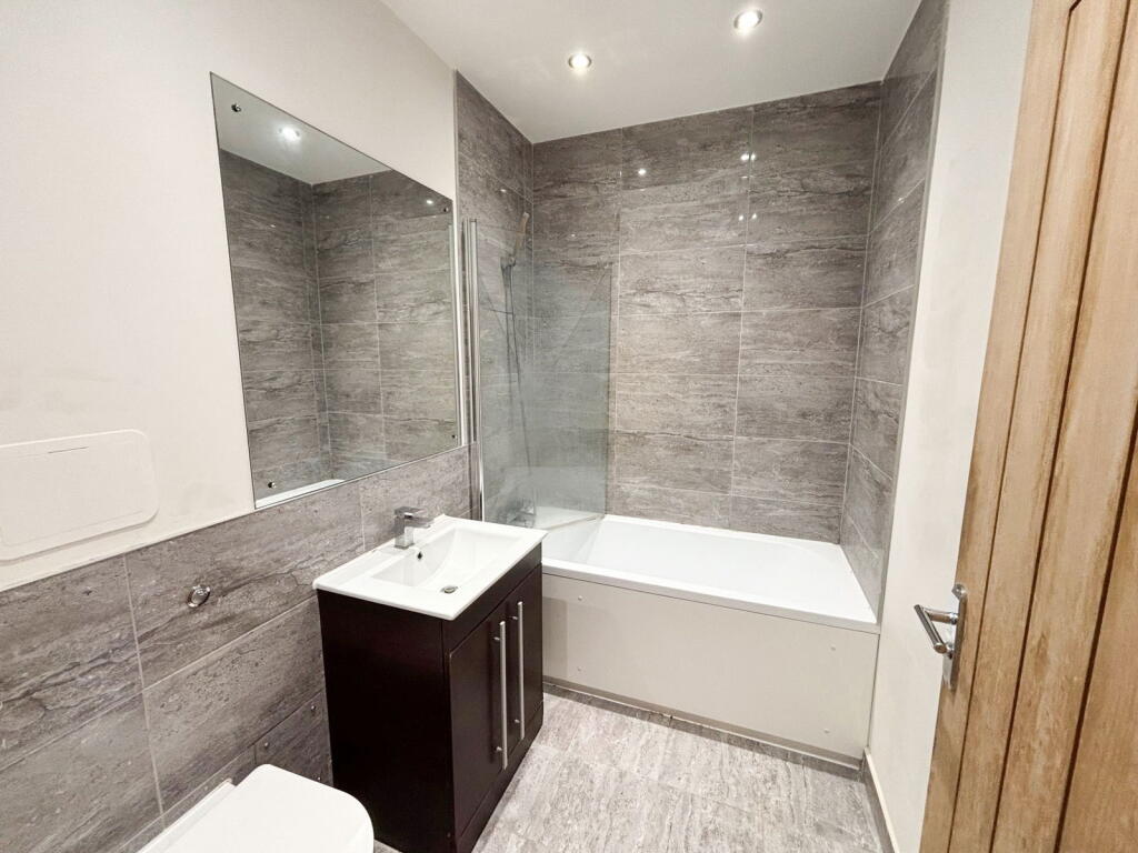 Additional image 7 of 38 Threadneedle House, Alcester Street, Redditch, B98 8BA