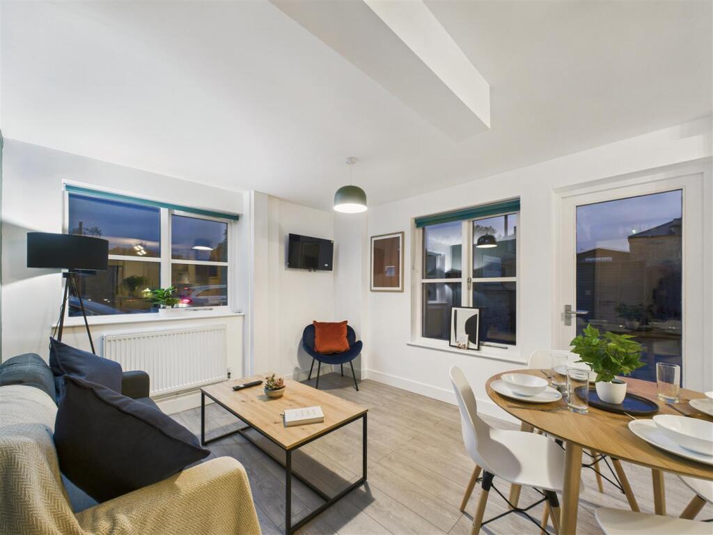 Additional image 14 of F1, Canal Bridge