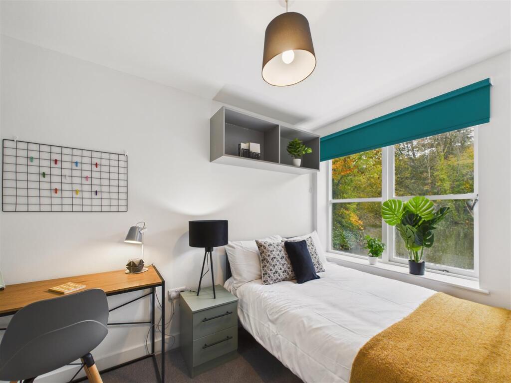 Additional image 10 of F1, Canal Bridge