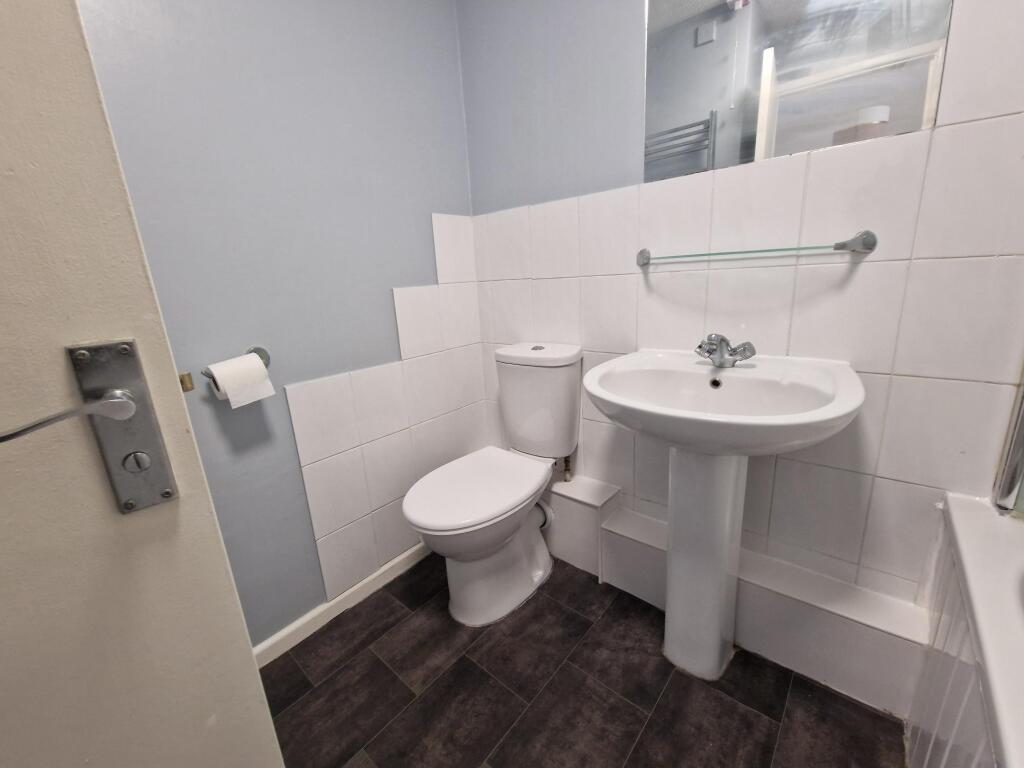 Additional image 9 of Thatcham Court, YEOVIL