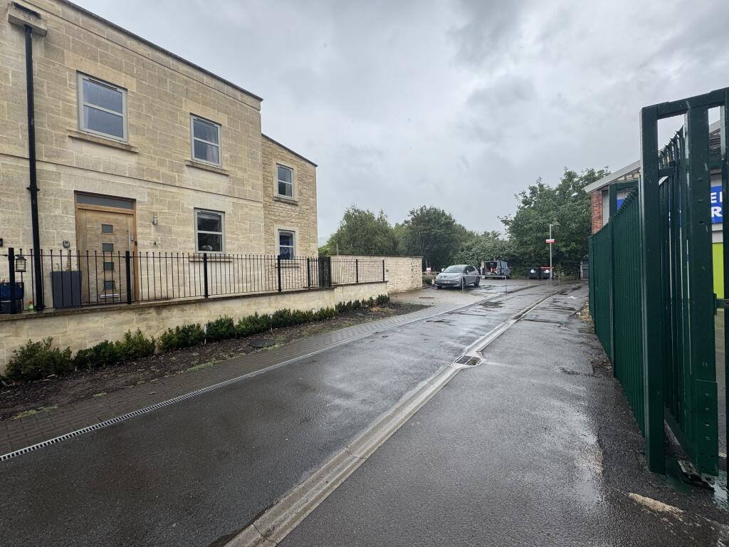 Additional image 23 of 4 York Mews, London Road, Bath, Somerset, BA1