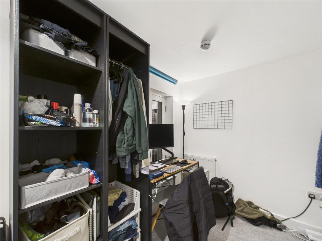 Additional image 11 of Flat 1, 2 Canal Bridge