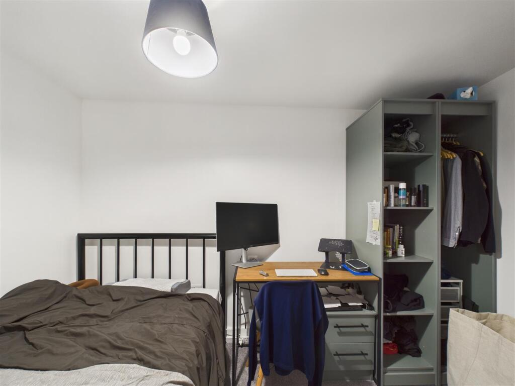 Additional image 14 of Flat 1, 2 Canal Bridge