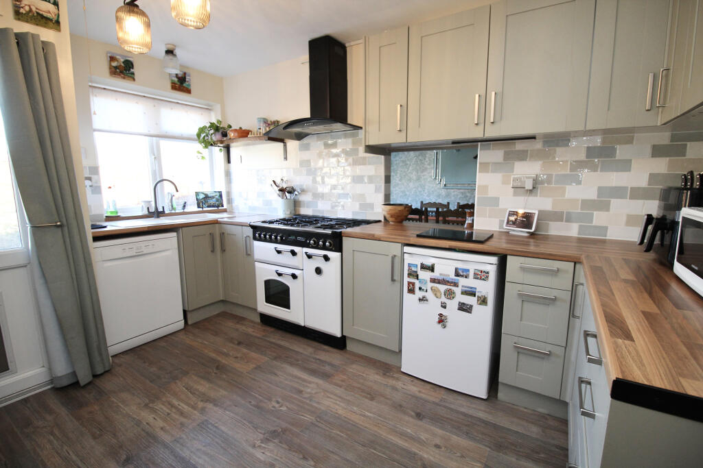 Additional image 5 of Oriel Road, Street