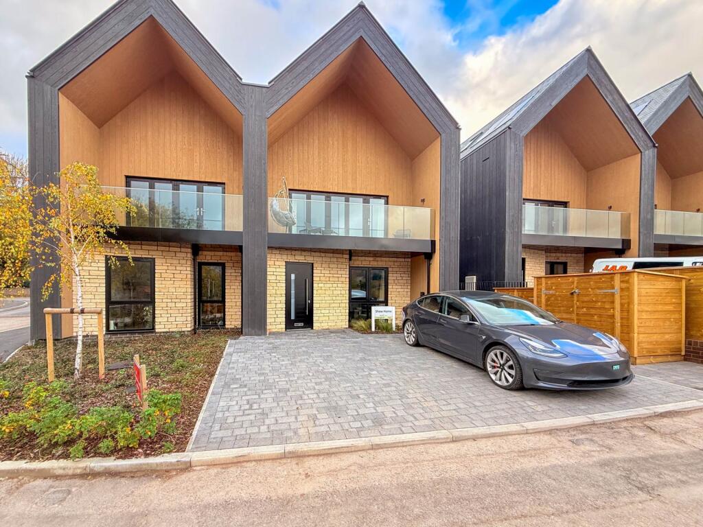 London Road West, Bath