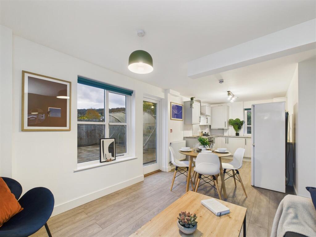 Additional image 3 of F1, Canal Bridge