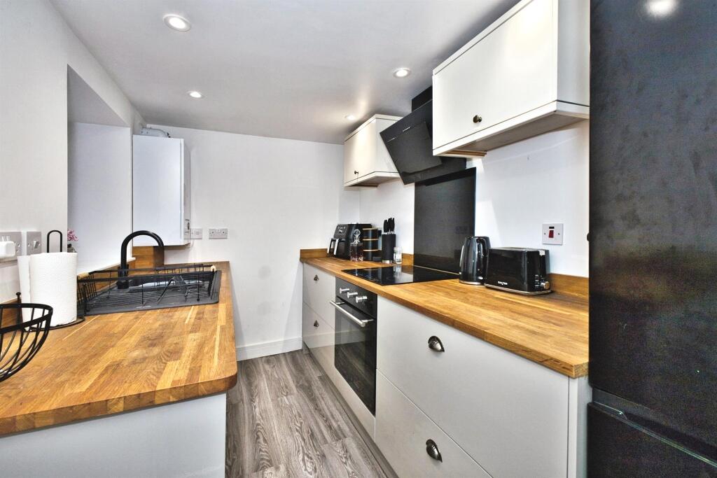 Additional image 5 of Huish, YEOVIL