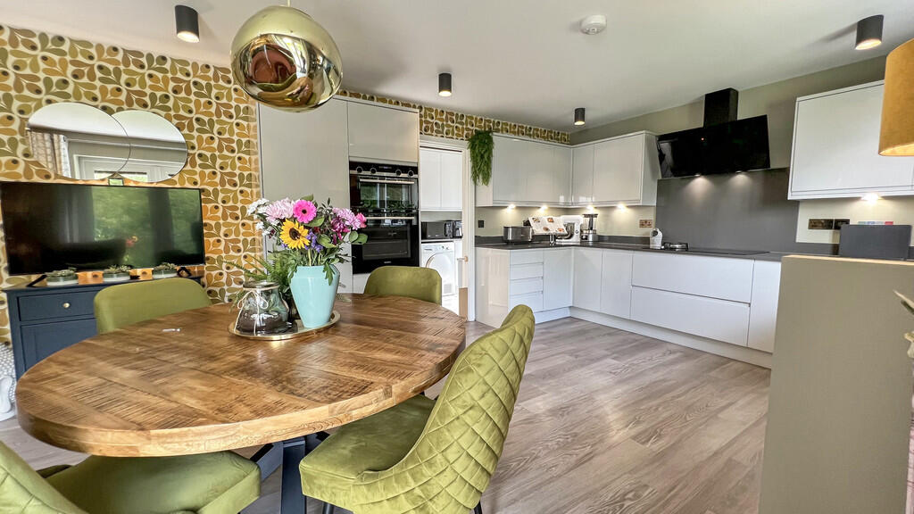 Additional image 5 of Youngs Court, Westbury