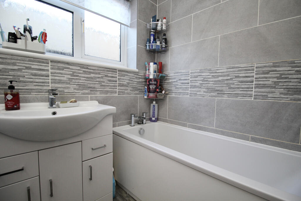 Additional image 12 of Oriel Road, Street