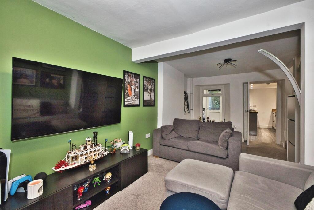 Additional image 2 of Huish, YEOVIL