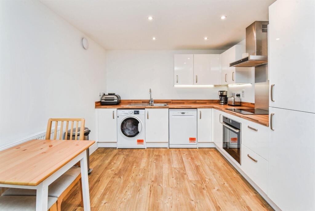 Additional image 3 of Roman Place, WESTBURY