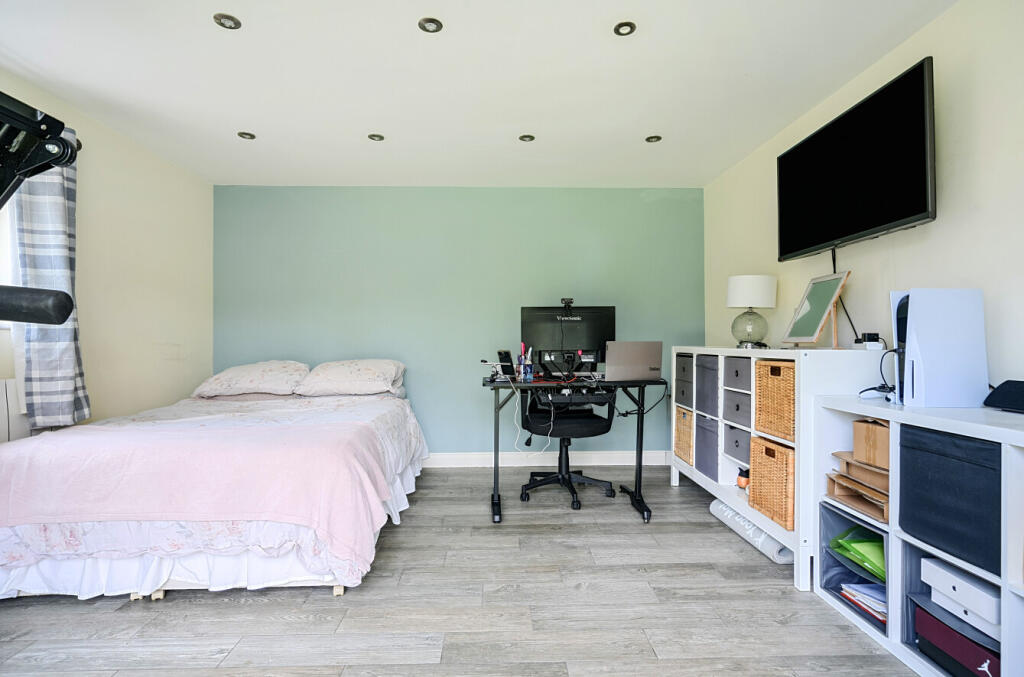 Additional image 18 of Manor Gardens, Warminster, BA12