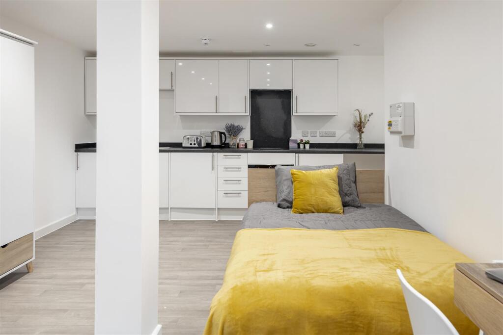 Additional image 4 of Banglo House, Lower Bristol Road, Bath, BA2