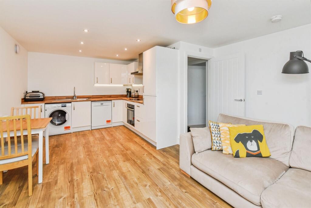 Additional image 18 of Roman Place, WESTBURY