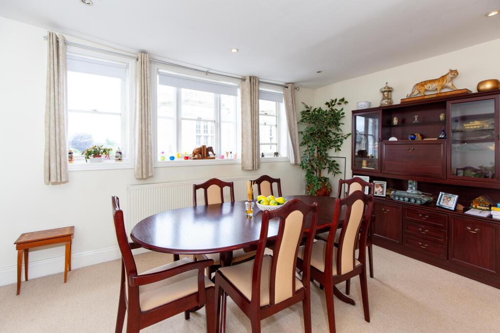 Additional image 8 of 11b Market Place, Warminster, BA12 9AY