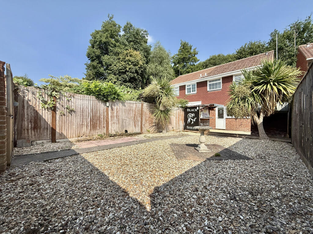 Additional image 19 of Holly Tree Walk, Yeovil, Somerset