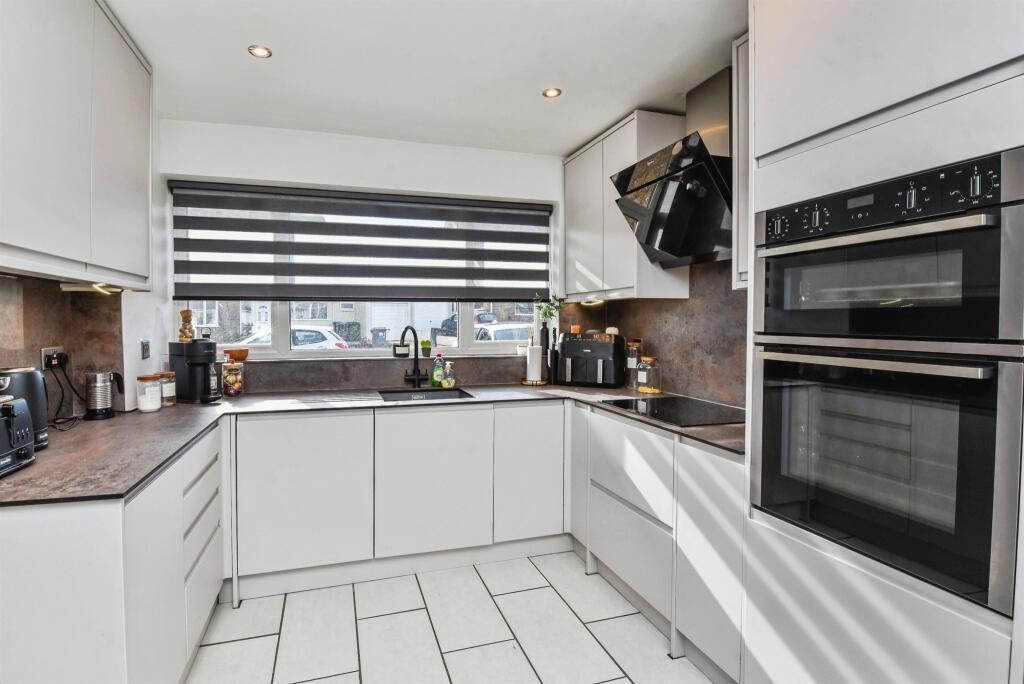 Additional image 11 of Langholm Avenue, Warminster