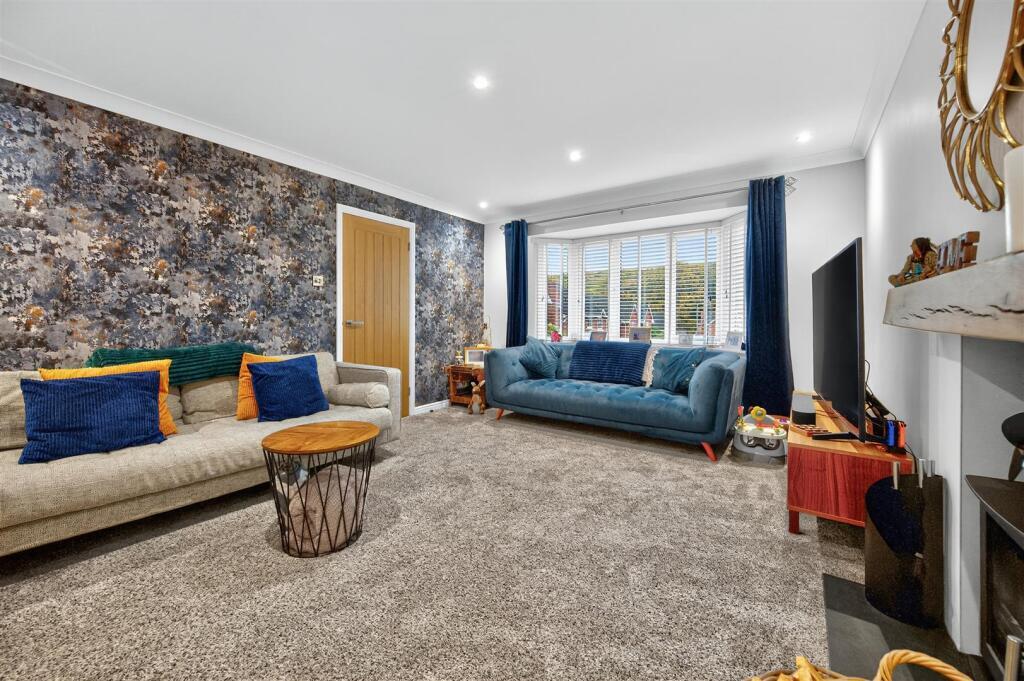 Additional image 4 of 30 Nine Days Lane, Wirehill, Redditch, Worcestershire, B98 7TE