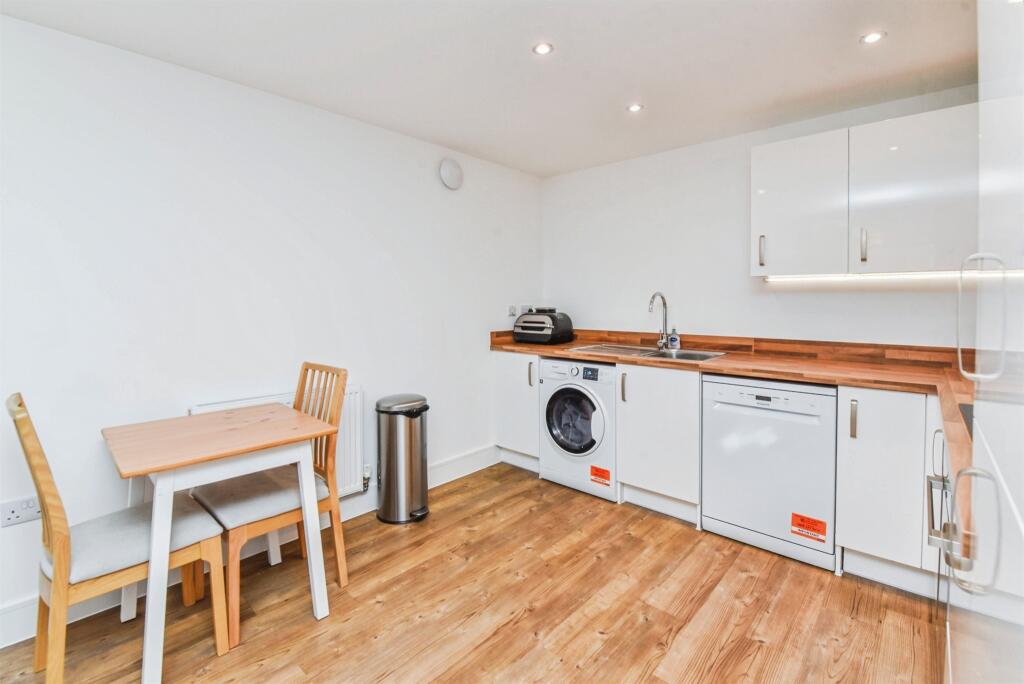 Additional image 9 of Roman Place, WESTBURY