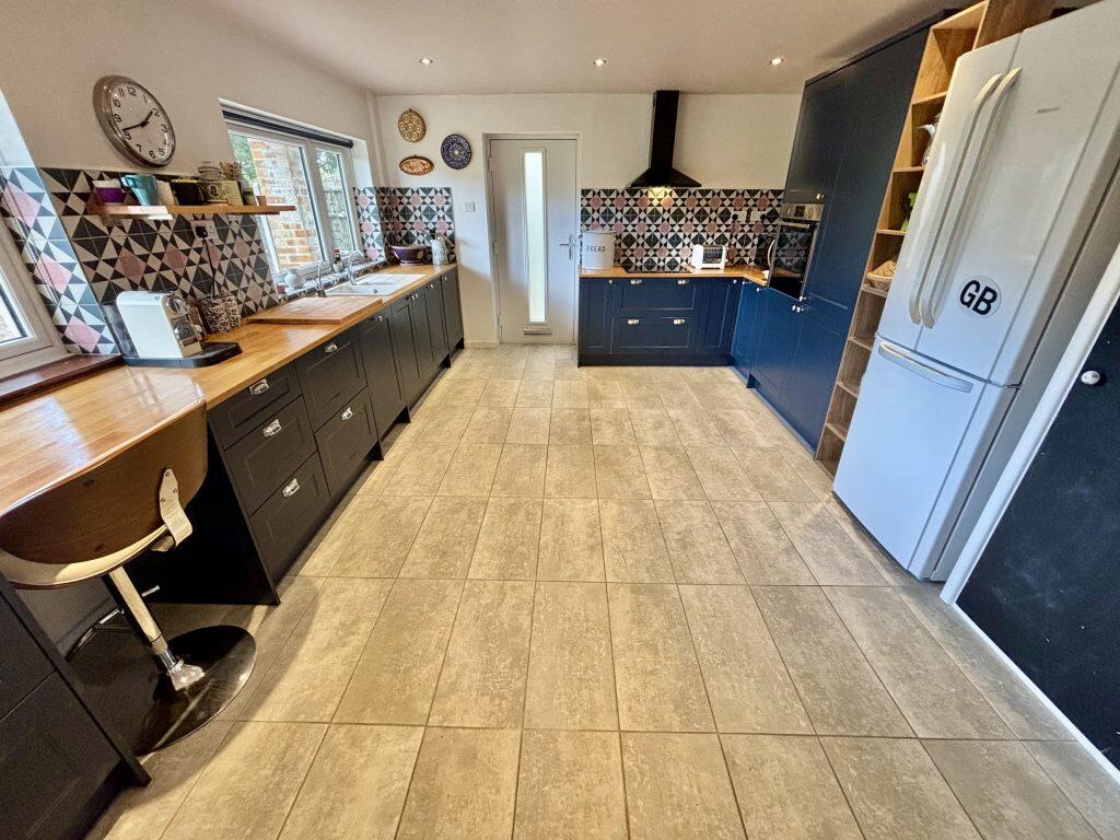 Additional image 12 of Arnewood Gardens, Yeovil, Somerset, BA20