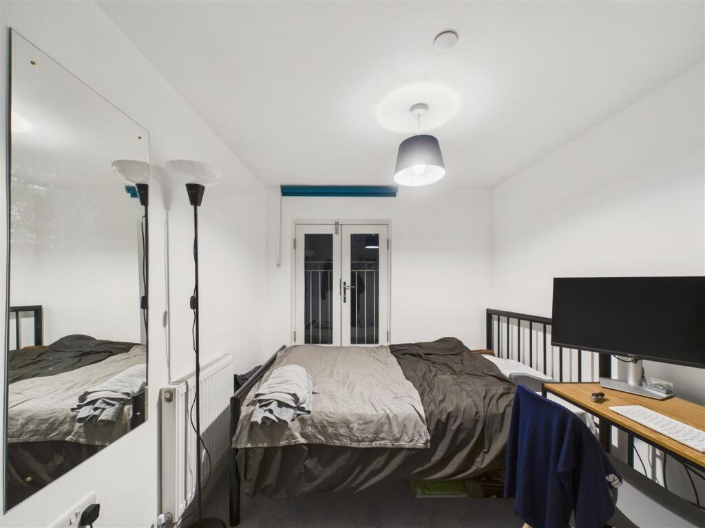 Additional image 13 of Flat 1, 2 Canal Bridge