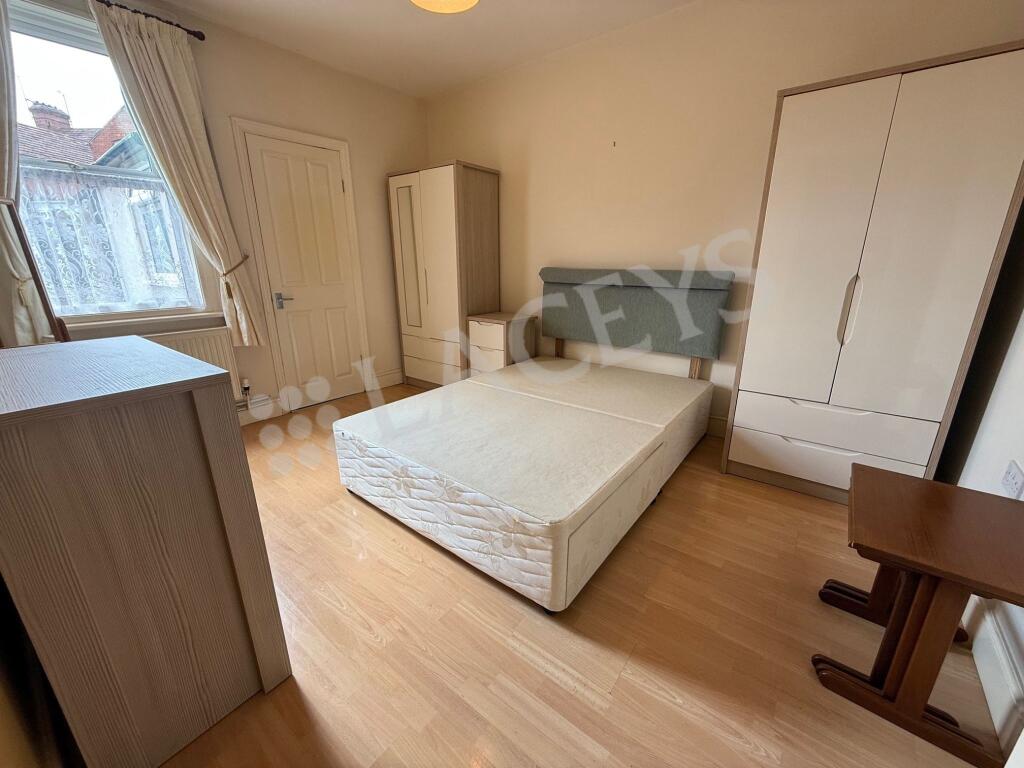 Additional image 4 of Goldcroft, Yeovil, BA21 4DH