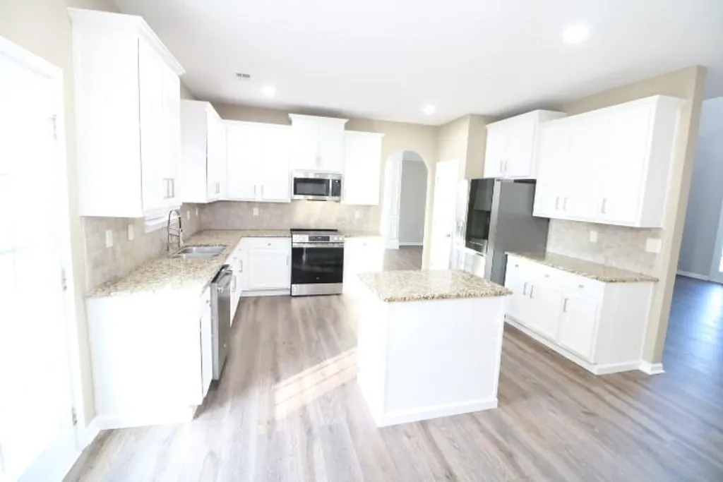 Additional image 4 of 62 Avery Place, Fort Mitchell, AL 36856