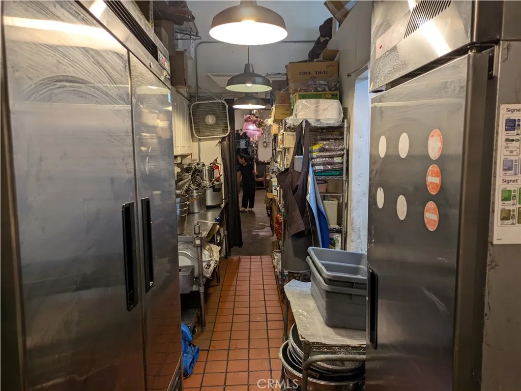 Additional image 6 of 7669 Beverly Boulevard, West Hollywood, CA 90036