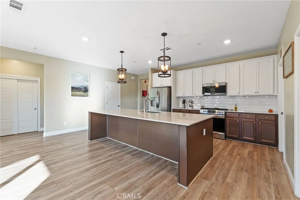 Additional image 40 of 3731 N Summers Court, Visalia, CA 93291