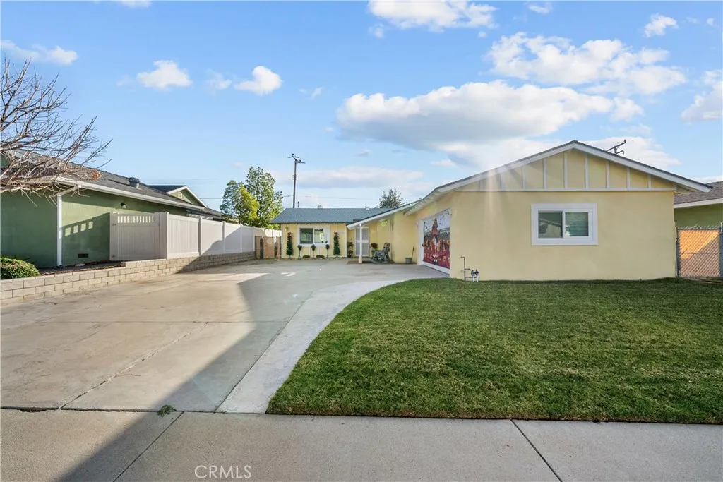 Additional image 2 of 19726 Steinway St, Canyon Country, CA 91351