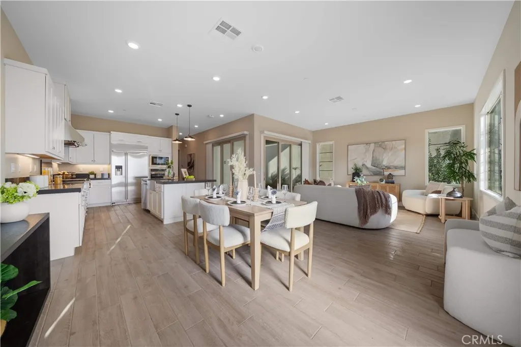 Additional image 78 of 157 Scale, Irvine, CA 92618