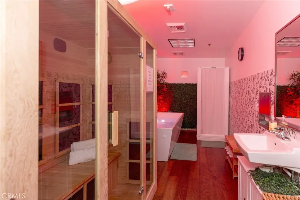 Additional image 16 of 525 N Brand Boulevard, Glendale, CA 91203