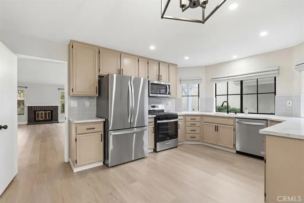 Additional image 4 of 23815 Via Turina, Valencia, CA 91355