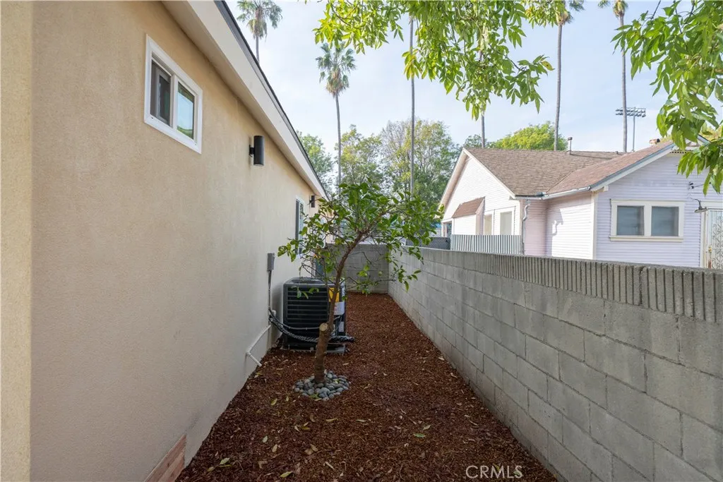 Additional image 89 of 5104 8th Avenue, Los Angeles, CA 90043
