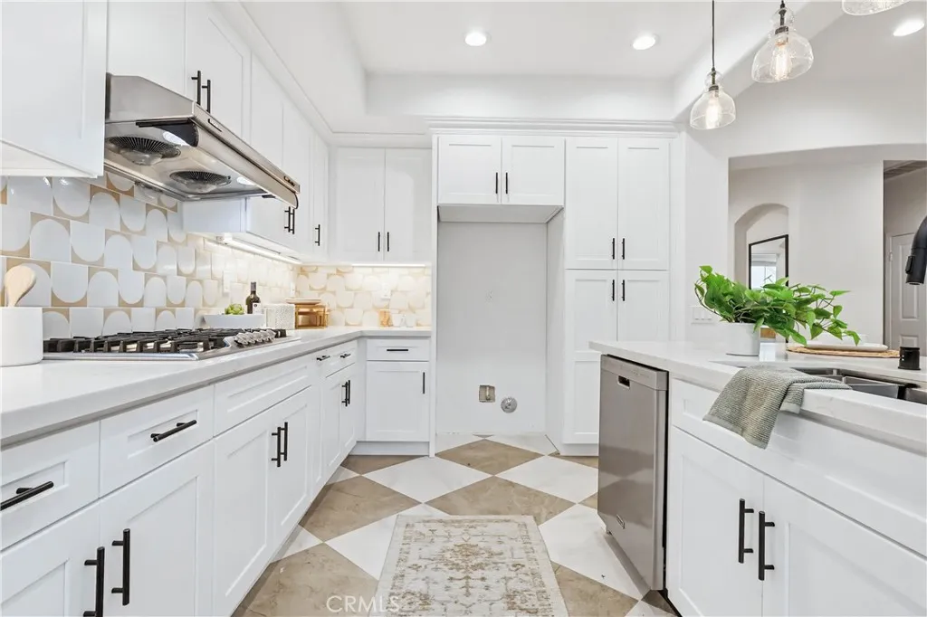 Additional image 42 of 9022 S Calvin Way, Inglewood, CA 90305