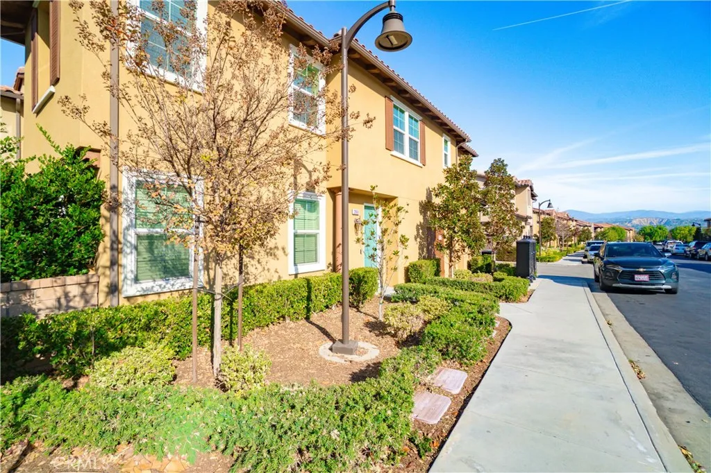 Additional image 74 of 28661 Jardineras Dr, Valencia, CA 91354