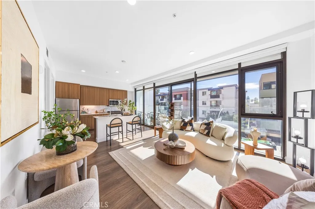 Additional image 2 of 709 E Walnut Street Unit 315, Pasadena, CA 91101