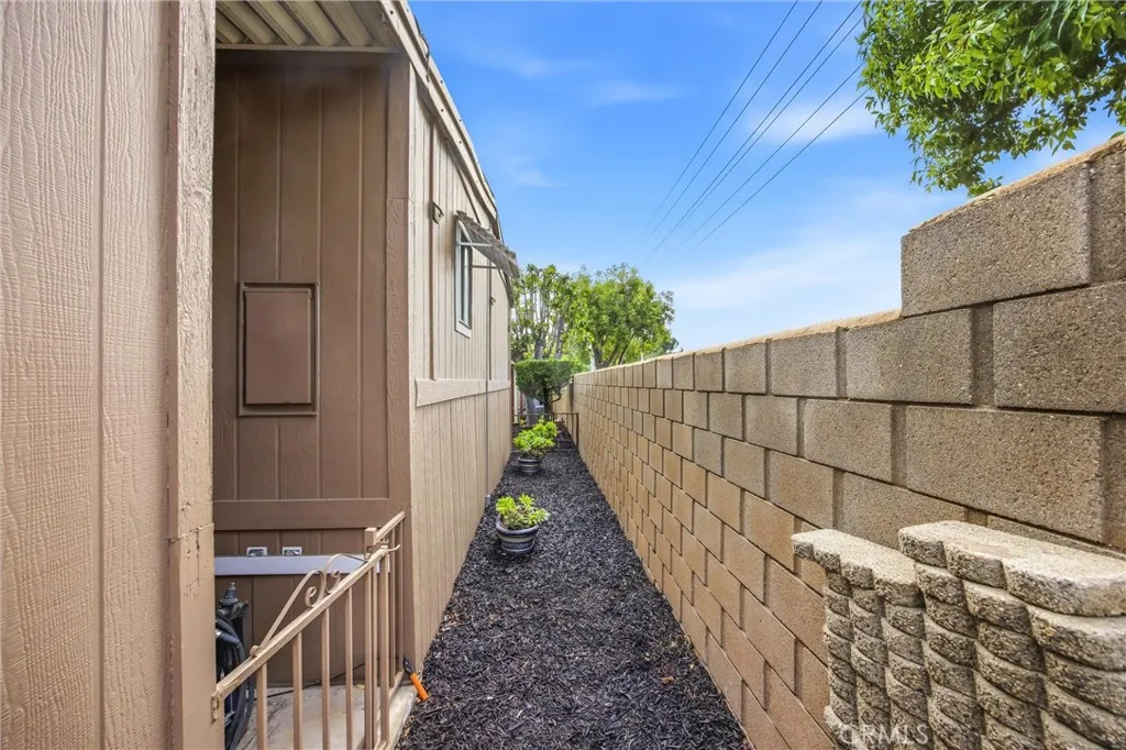 Additional image 75 of 929 E Foothill Boulevard Unit 15, Upland, CA 91786